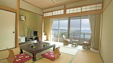 客室内のダイニングエリア / 13