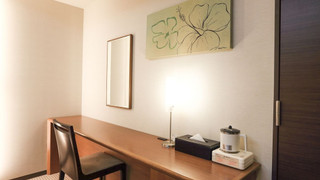 デラックスツインルーム (最上階、バス・トイレ別) セミダブルベッド2台 禁煙