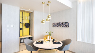 デラックス スイート キングベッド 1 台ソファーベッド付き