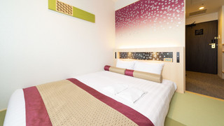 [禁煙] 最上階さくらダブルルーム/15平米/160cm ベッド1台