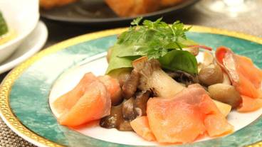 食事・飲み物 / 1