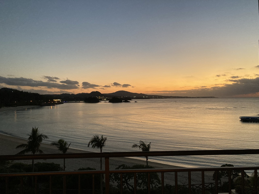 部屋からの夕暮れの眺め