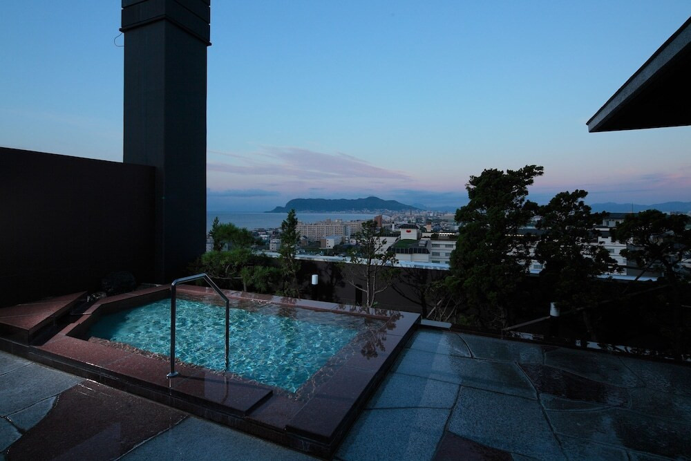 スタイリッシュで洗練された大人のための空間で寛げる4237988