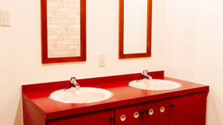 ダブルキャビンベッドドミトリー　共用バスルーム