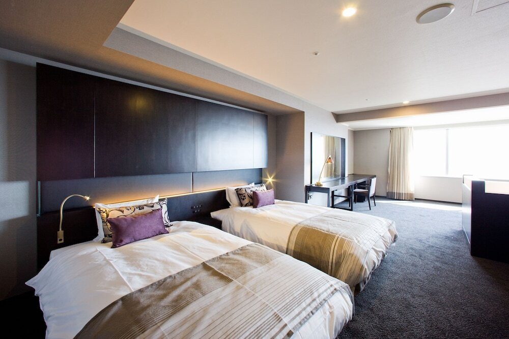 那須高原の地産地消・オリジナルスイーツが並ぶホテル3483877