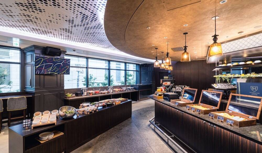 豊富なメニューで
大満足の朝食ブッフェ / 4