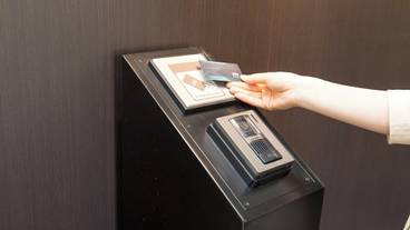 内部エントランス / 2