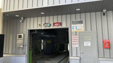 ホテル併設の有料立体駐車場 / 13