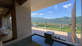 陵（Ryo）-　大文字側・露天風呂付コーナー和洋室（98m2）禁煙