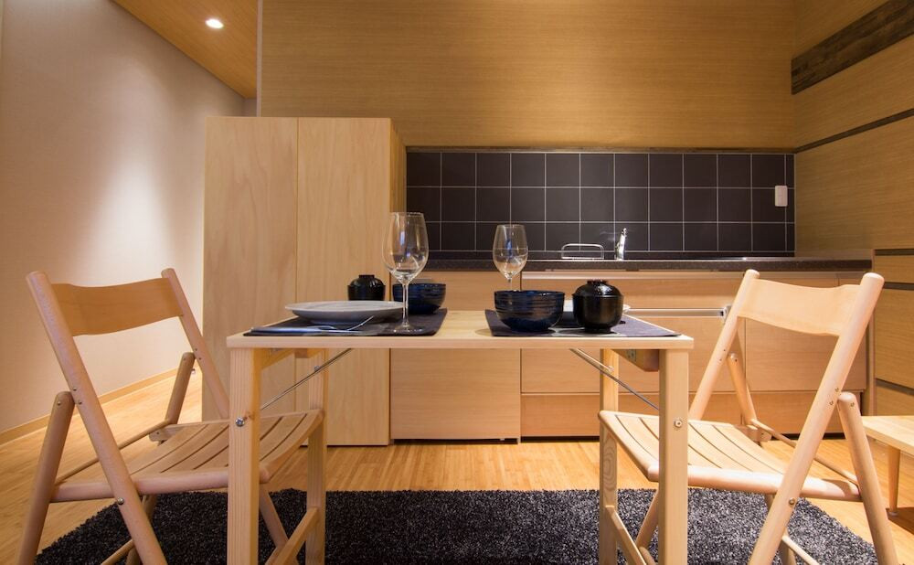 客室内のダイニングエリア