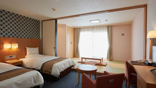 和洋室42平米、禁煙 [1階～3階]