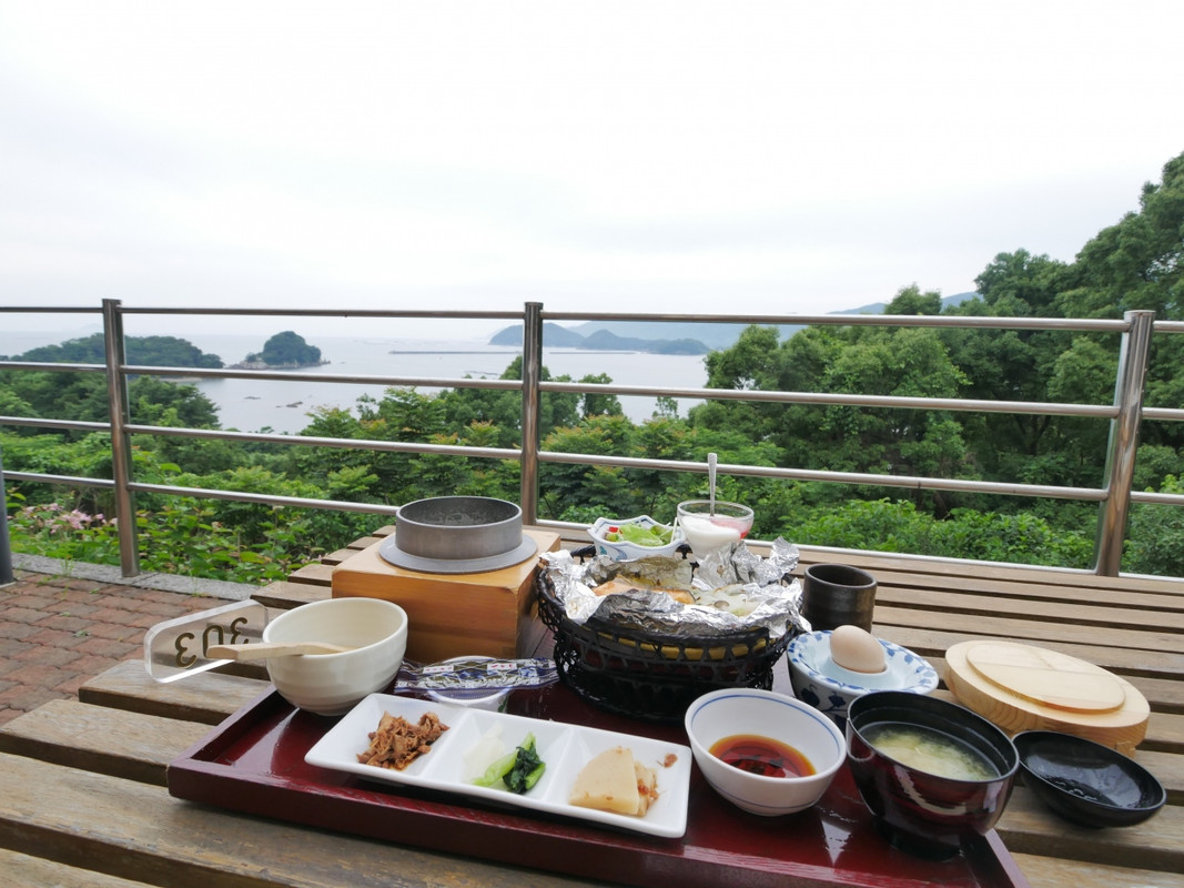 朝食はスタッフさんの計らいで、テラス席で頂けました!