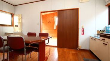 客室内のダイニングエリア / 6