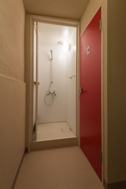 バスルームのシャワー