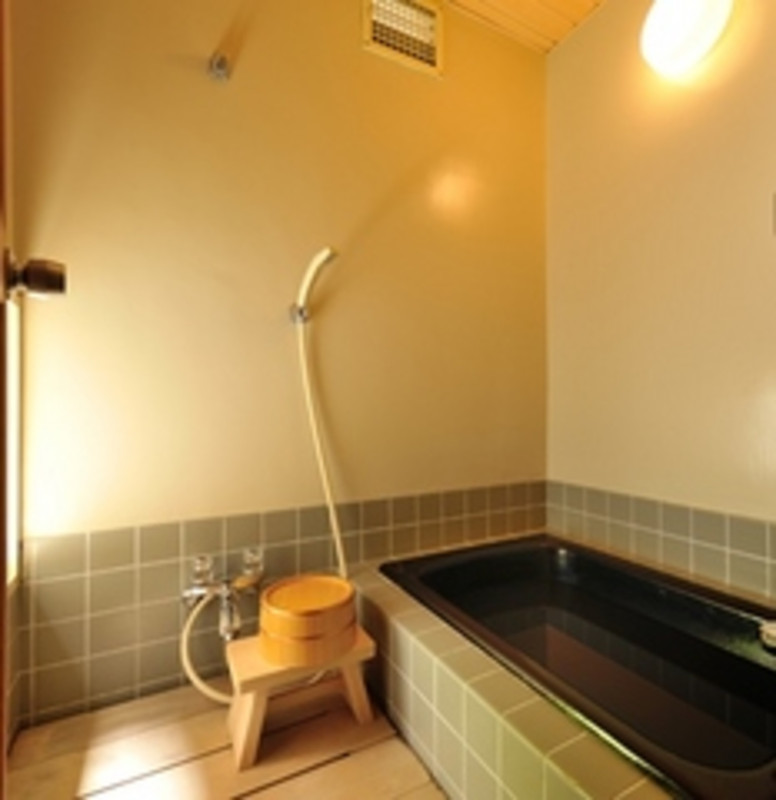 2階 和室8畳の内風呂