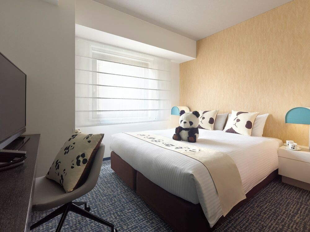 上野駅から徒歩約1分の好立地。動物園の人気物と眠る♪3397012