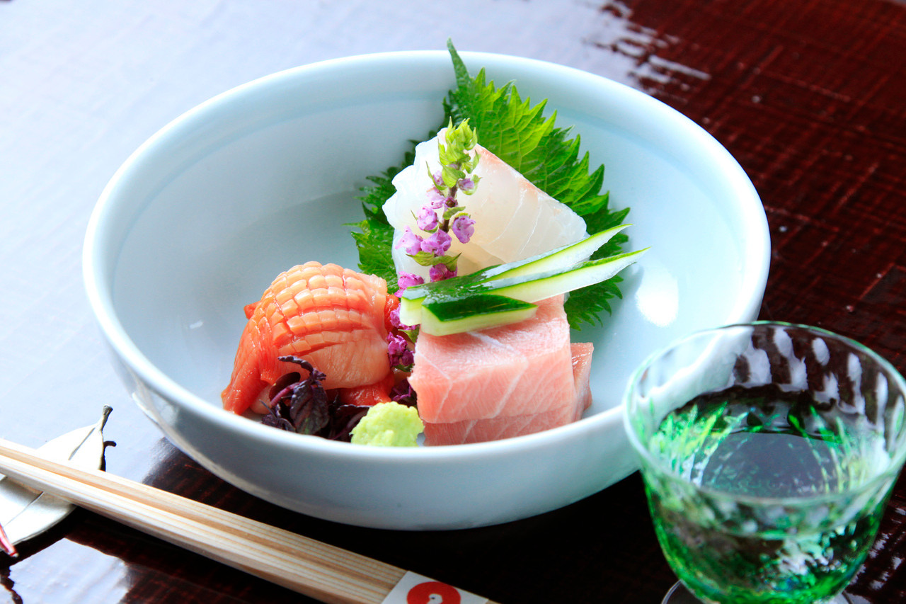 料亭旅館ならではの食事は絶品。全6室の気品あふれる宿4240228