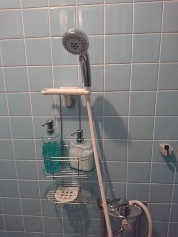 バスルームのシャワー