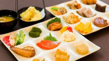 食事・飲み物 / 15