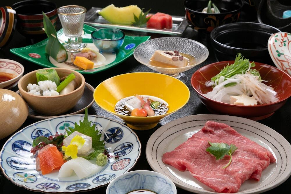 個室や広々お食事処、好みのスタイルで旬の懐石を4071043