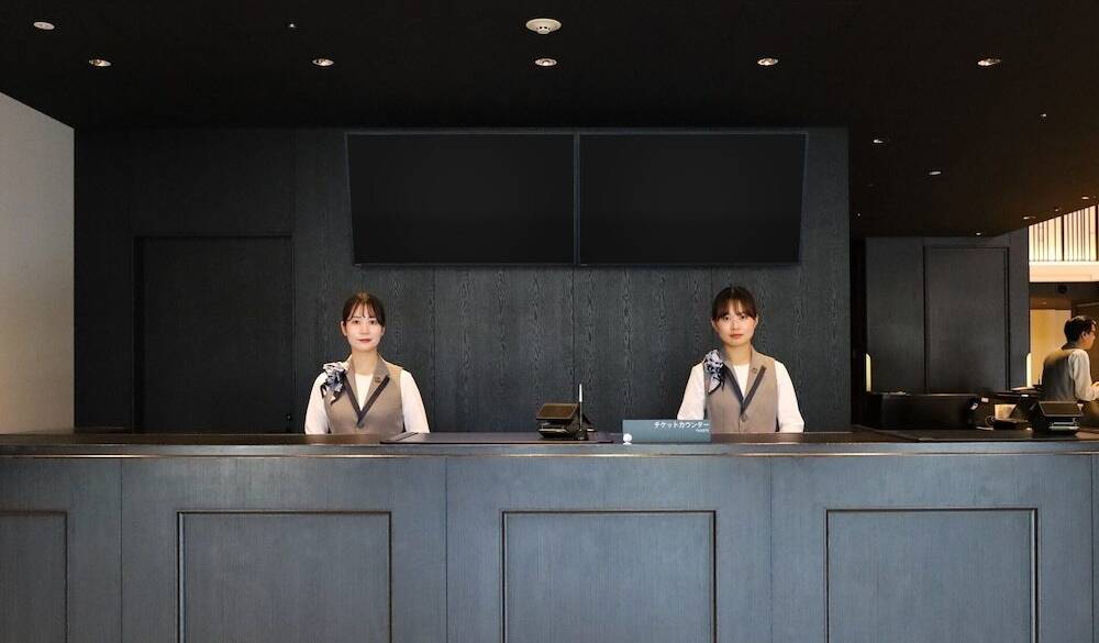 チケットカウンター / 1