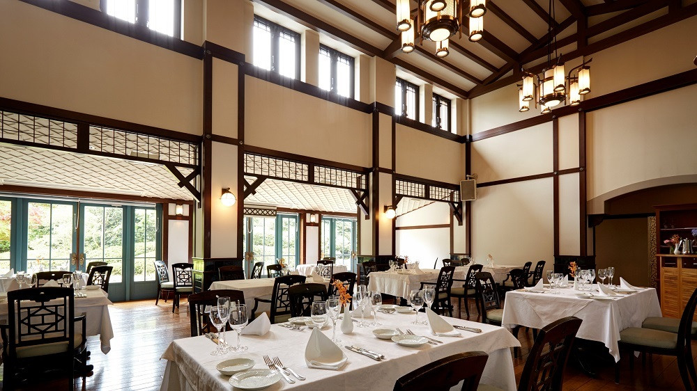 おめかしをしてディナータイム3392758