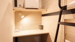 キャビン A (2名専用・男女共同フロア・共同シャワートイレ)