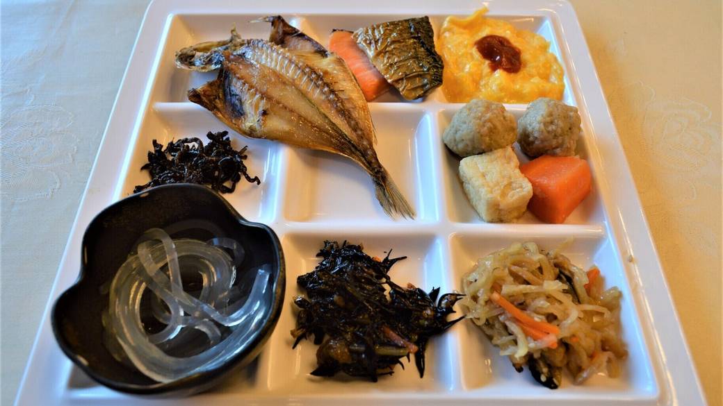 ビュッフェスタイルで
好きなものを選ぶ朝食 / 5