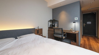 ビジネス ダブルルーム ダブルベッド 1 台 禁煙