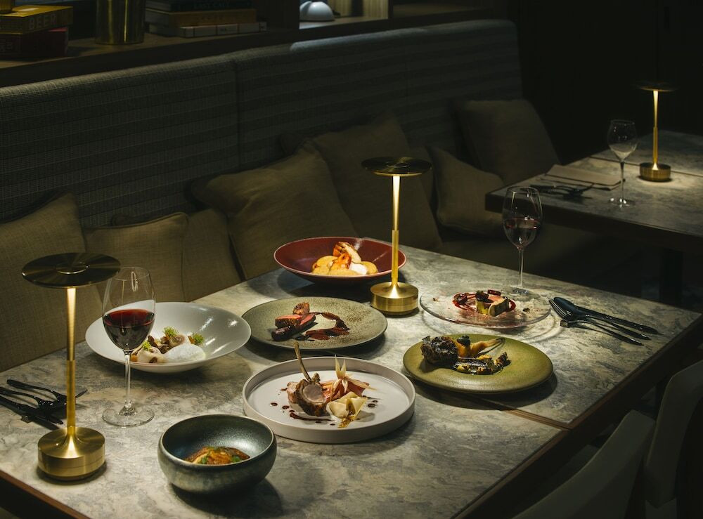 レストラン・バー・カフェなど。多機能に使える「UPSTAIRZ」3722061