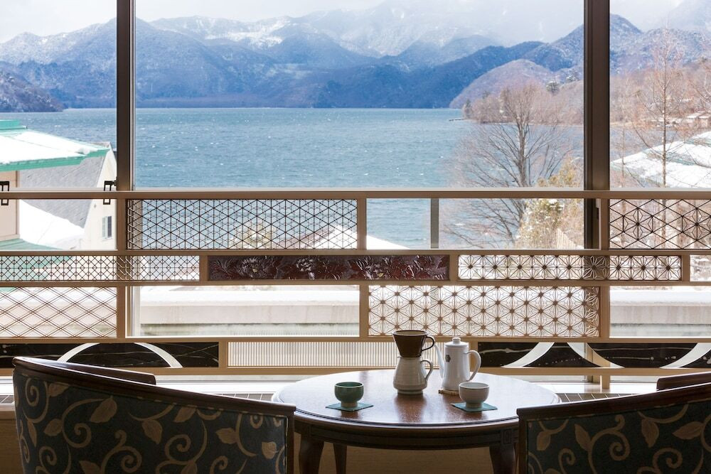 ロビーラウンジ