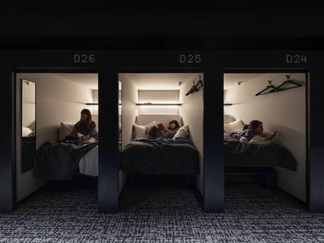 ザ ミレニアルズ福岡（The Millennials） / 1