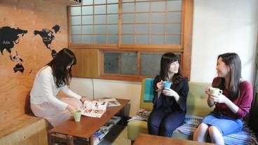 ロビーラウンジ / 11