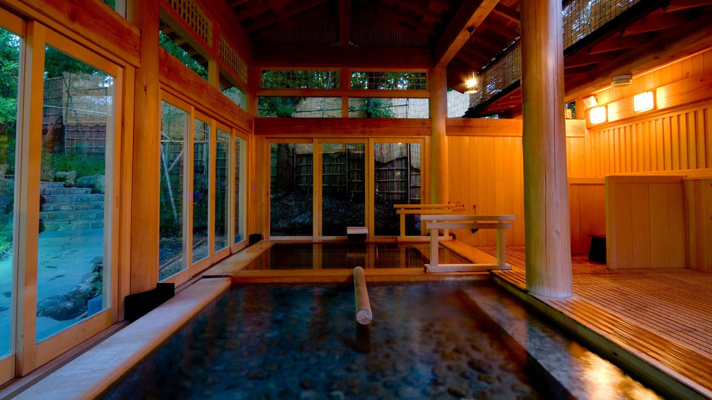 八幡野温泉郷 杜の湯 きらの里（ヤワタノオンセンキョウ モリノユ キラノサト） / 1