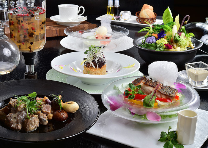 世界的名設計家によりゴルフコースのリニューアル!フィンランドサウナや美術館でホテルステイも充実3556086