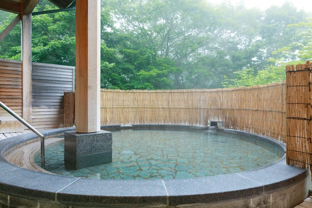 大浴場の温泉露天風呂