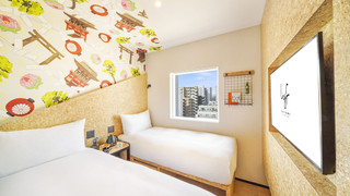 スタジオ シングルベッド 2 台 (Side by Side)