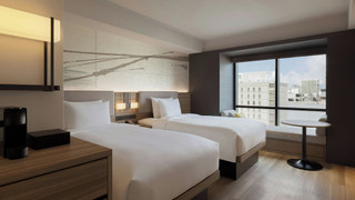 ルーム シングルベッド 2 台 コーナー (Collaboration Doubles)