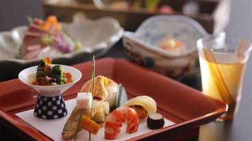 食事・飲み物 / 3