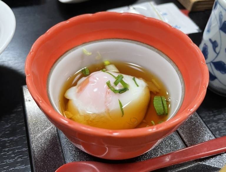伊勢海老のお味噌汁も！
熱海名物がそろう朝食 / 3