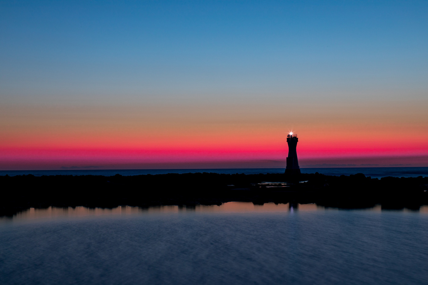 【新潟県】 佐渡島　夕暮れの七浦海岸　長手岬