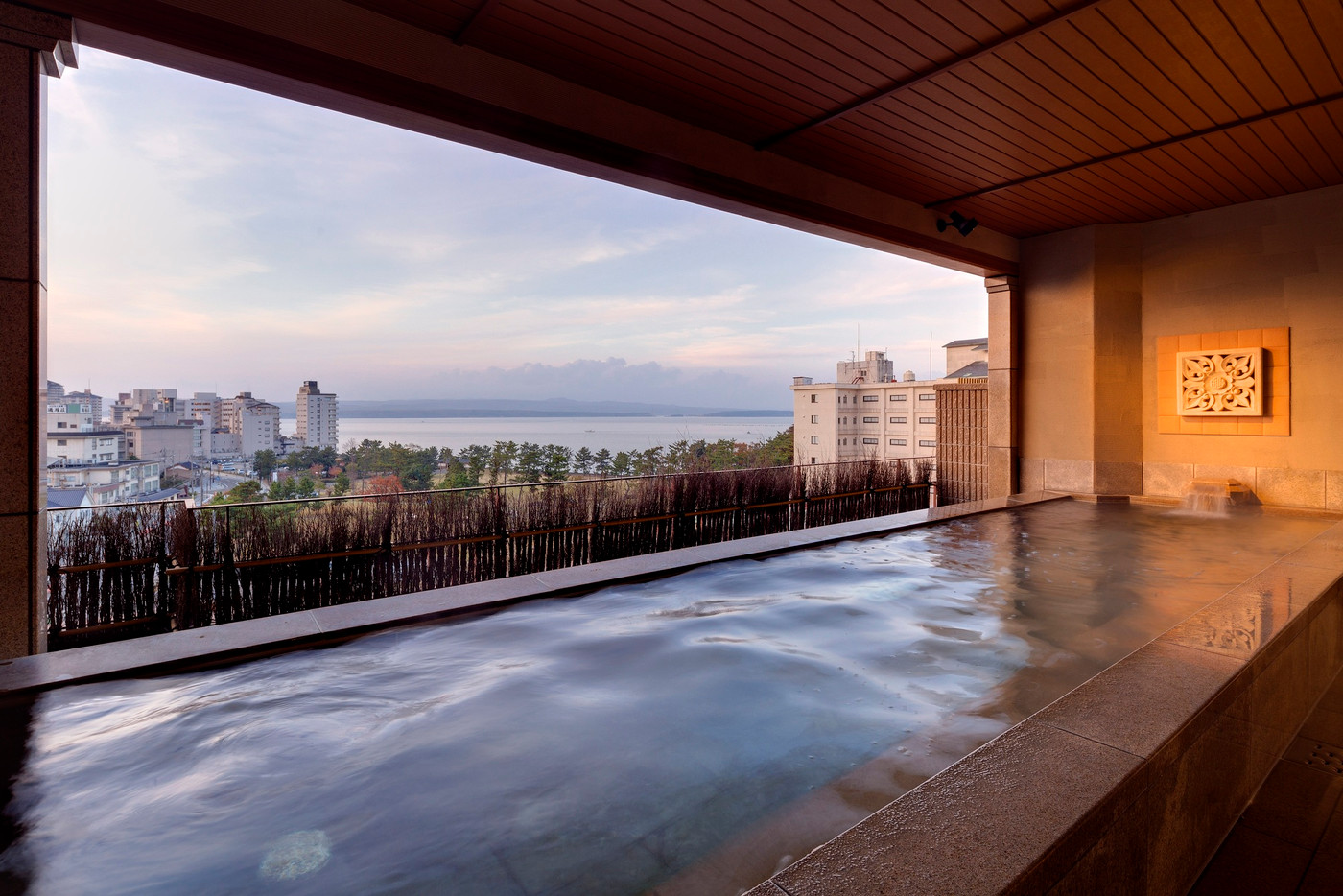 6.露天風呂と多彩な内湯でリフレッシュ「日本の宿 のと楽」3450595