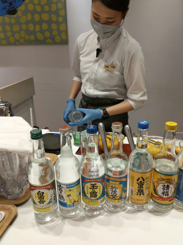 泡盛やカクテル､ビールなどは飲み放題