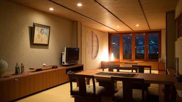 客室内のダイニングエリア / 16