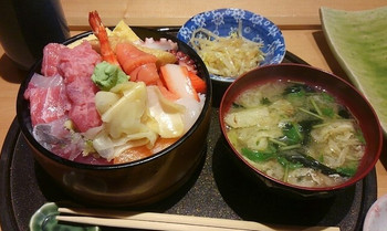 「すし定」料理 1105805 ランチ　中盛り