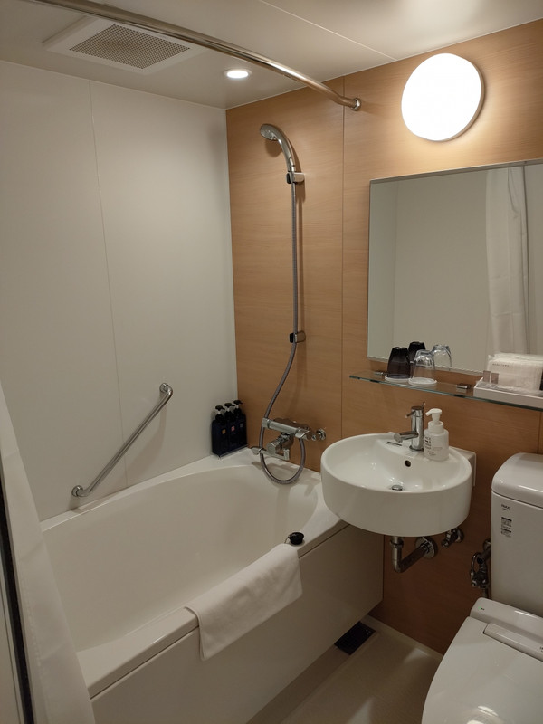 バスタブは大浴場を利用したため使わず。