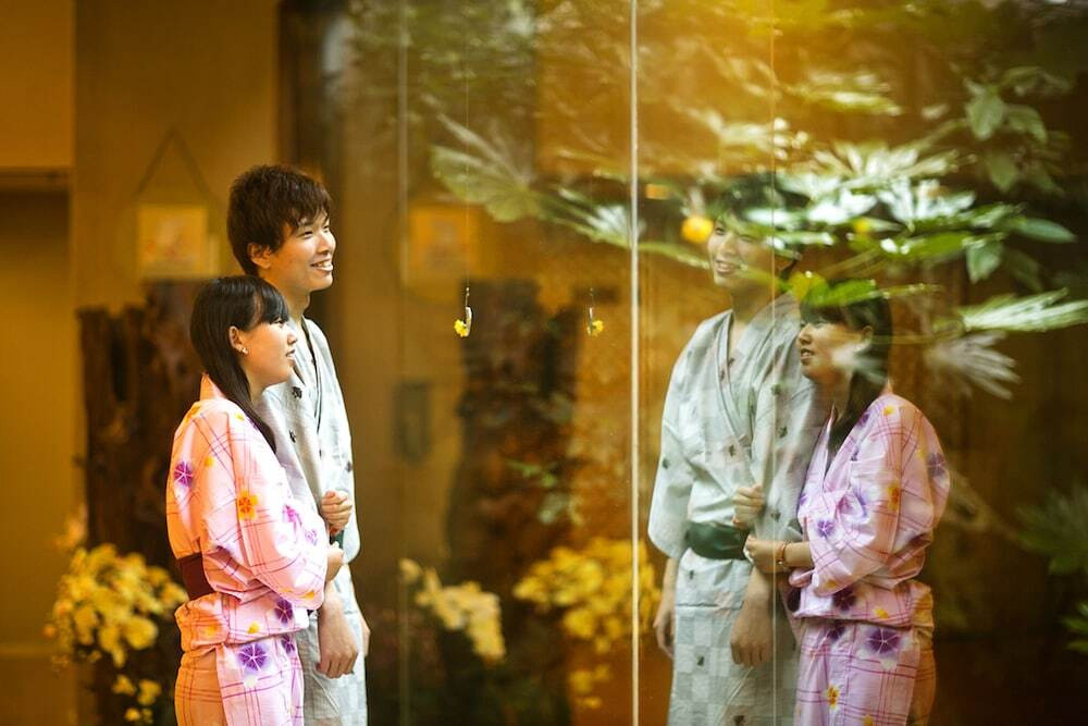 最上階から見下ろす湯田温泉の景色を堪能3566952