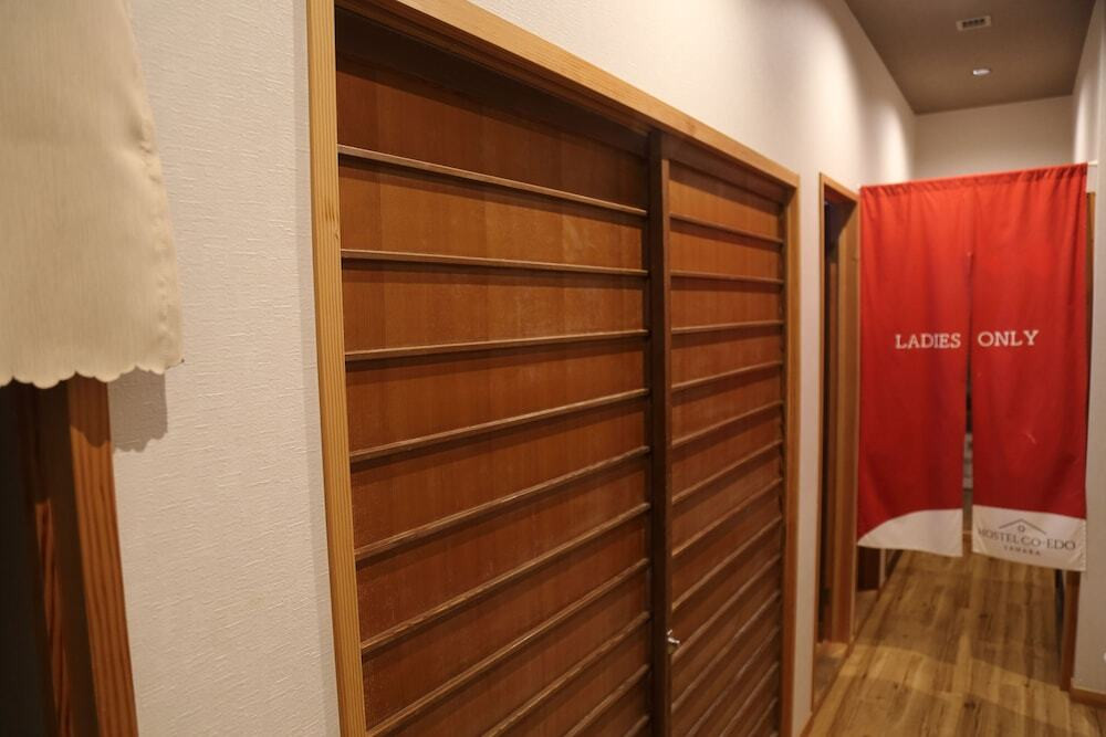 バスルームのシャワー