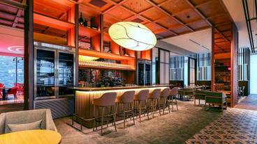 エンバシー・オブ・クラブ カウンター / 12