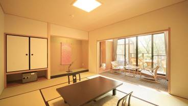 客室内のダイニングエリア / 16